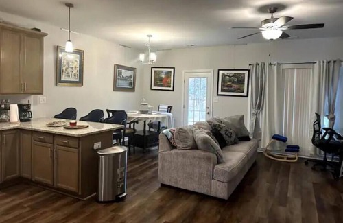 Westover Apartment | Traveler’s Respite @ Lakeshore