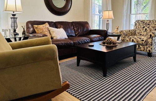 Travelers Rest House | TRAVELERS REST'S SUNFLOWER JOY