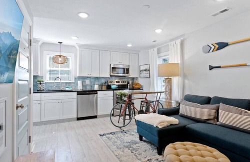 Downtown Apartment | Traveling Workers 1/1 with 30 day stays+