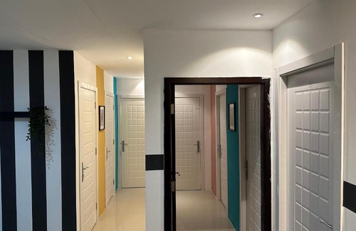 Al Barsha 1 House | Traveller Partition Room in Al Barsha 1 Near Metro