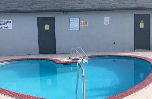 Clarksville Hotel | Travelodge by Wyndham Clarksville