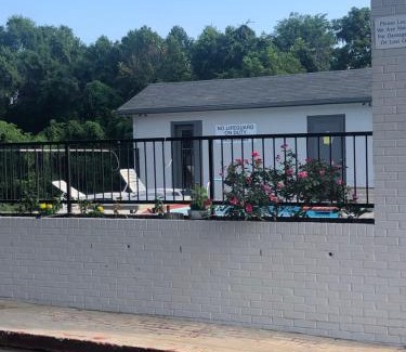 Clarksville Hotel | Travelodge by Wyndham Clarksville