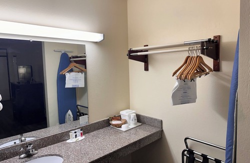 Clarksville Hotel | Travelodge by Wyndham Clarksville