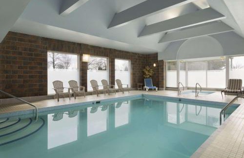 Richmond Hotel | Travelodge Hotel by Wyndham Vancouver Airport
