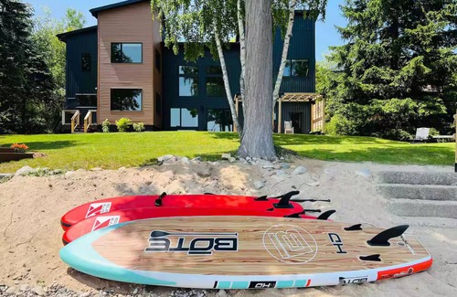 Traverse City House | Traverse City Waterfront Modern Escape on West Bay