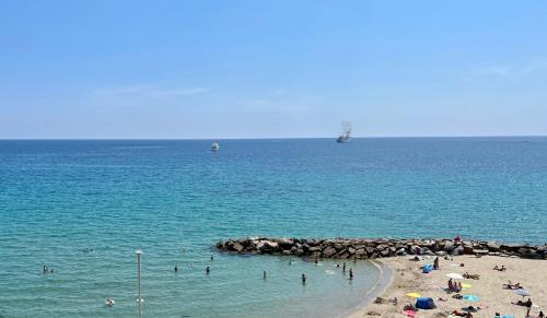 Sanremo Apartment | Tre Ponti Beach Apartment - sea view