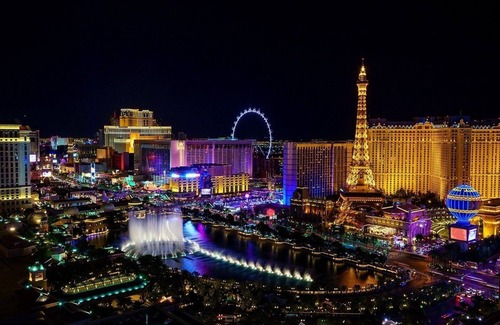 Las Vegas Strip House | Treasure is a very cozy,comfortable and modernly decorated unit.