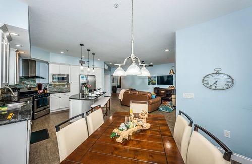 Treasure Island Condo | Treasure Trove Buccaneer | Waterfront with a Pool