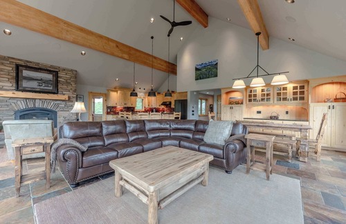 Crested Butte House | Treasury House, hot tub, sauna, pet ok, walk to the slopes!