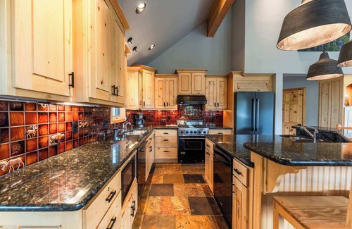 Crested Butte House | Treasury House, hot tub, sauna, pet ok, walk to the slopes!