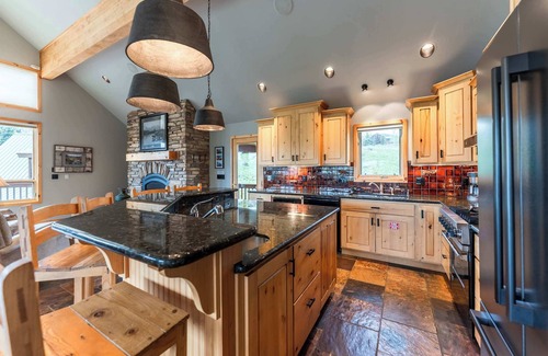Crested Butte House | Treasury House, hot tub, sauna, pet ok, walk to the slopes!
