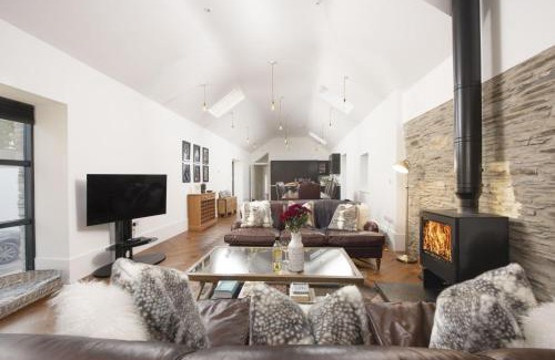 Treator House | Trebyre