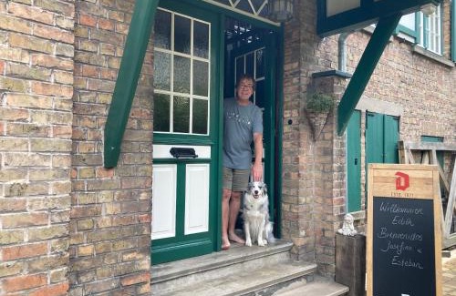Assebroek Bed & Breakfast | Tree & B