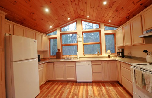 Ellicottville Ski Chalet | Tree House Close to Holimont Ski Resort