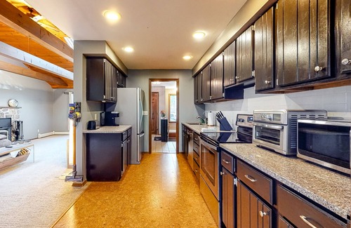 Damariscotta House | Tree-lined home with screened porch & perfect Midcoast location