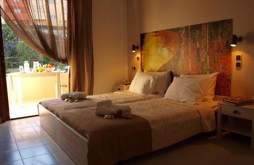 Kato Stalos Apartment | Tree of Life Art Hotel