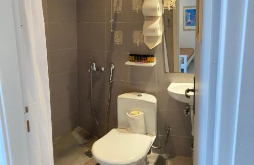 Kato Stalos Apartment | Tree of Life Art Hotel