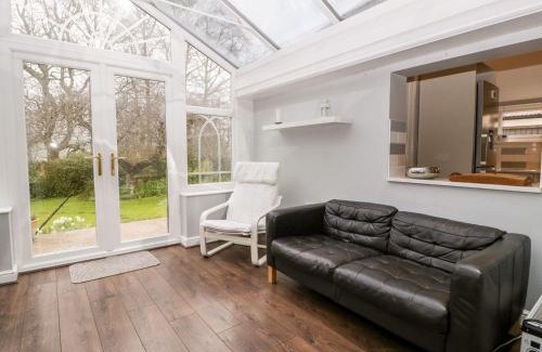 Glastonbury House | Tree of Life House, Number 27 Bere Lane
