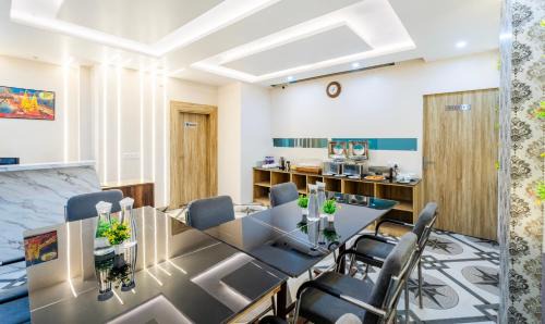 Varanasi Hotel | Treebo Om Shree Banaras