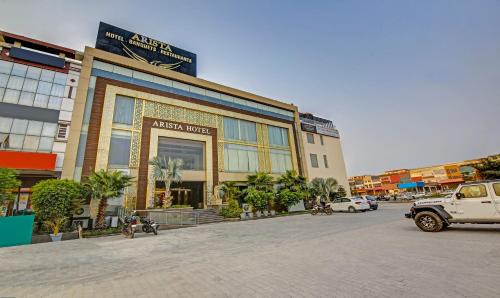 Kharar Hotel | Treebo Premium Arista
