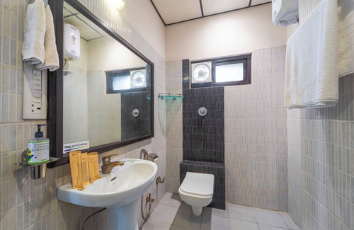Gomti Nagar Hotel | Treebo Shivam Inn Near Singapore Mall