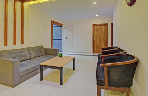 Bengaluru Hotel | Treebo Trend Silver Key Suites Kammanahalli