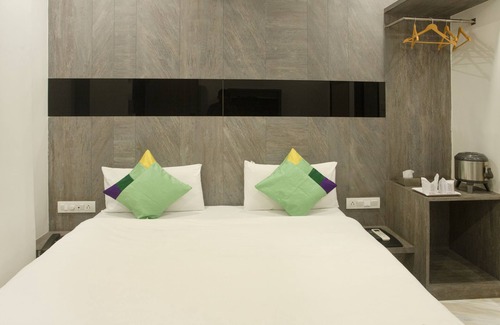 Surat Hotel | Treebo Urban, 1 Km From Railway Station