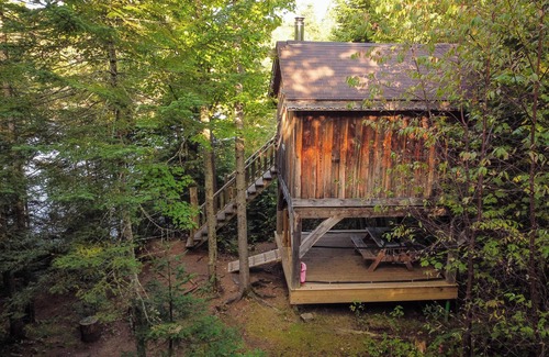 Saint-Faustin-Lac-Carre Cabin | Treehouse #01 in Mont Tremblant overlooking the lake