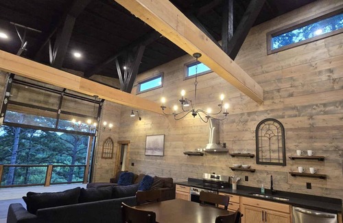 Fairfield Bay House | Treehouse Valley Fairfield Bay