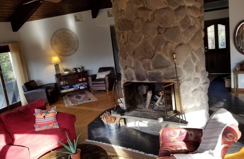 Mount Tremper House | Treehouse Woodstock Retreat on a hill