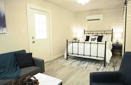 Grand Saline House | Trees and Trades - minutes from Canton Trade Days!