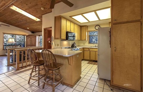 Pine Cove Cabin | Treetop Getaway in the Ponderosa Pines