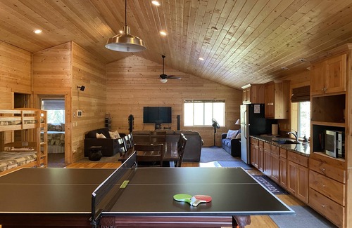 Island Park Cabin | Treetop Loft-28 miles to Yellowstone
