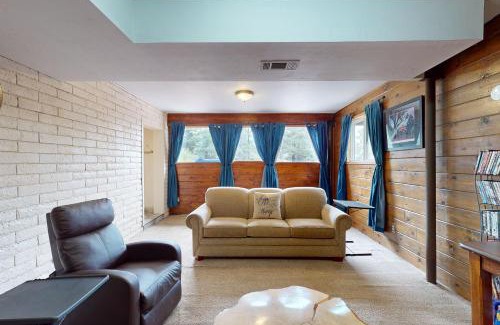 Shadow Mountain House | Treetop Oasis