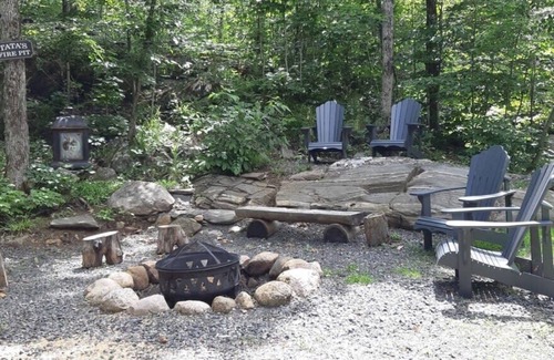 Seguin Cottage | Treetop Tranquility on Silver Lake