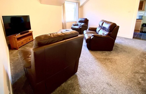 Elgin Apartment | Treetops - Lesmurdie House