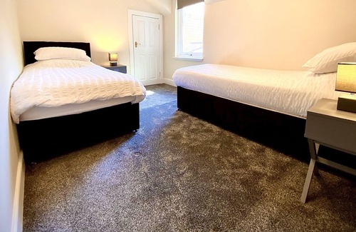 Elgin Apartment | Treetops - Lesmurdie House