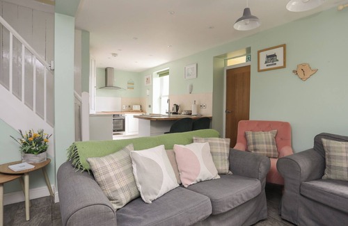Cemaes Bay House | TREGYNRIG BACH, pet friendly, with hot tub in Cemaes Bay