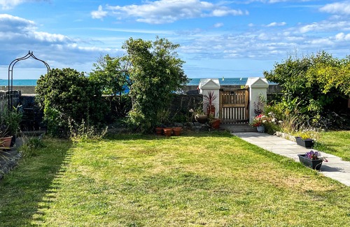Llanfairfechan House | Trem Y Fam - One Bedroom House, Sleeps 2