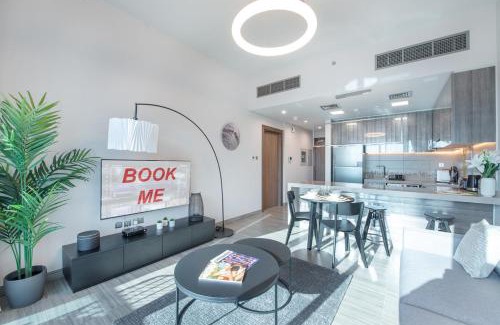 Jumeirah Lake Towers House | Trendy 1-Bedroom Apartment with Stunning Views at MBL Residences JLT