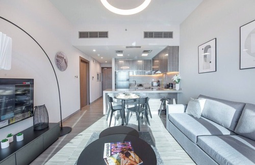 Jumeirah Lake Towers Condo | Trendy 1-Bedroom Apartment with Stunning Views at MBL Residences, JLT