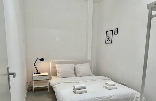 Rotterdam Apartment | Trendy 2 Bedroom Serviced Apartment 69m2 -LH20-