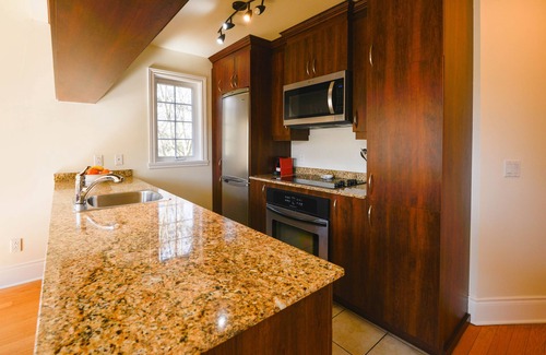 Saint-Sauveur Condo | Trendy Condo Near the Slopes - 5 Minutes Walk to the Chairlift!