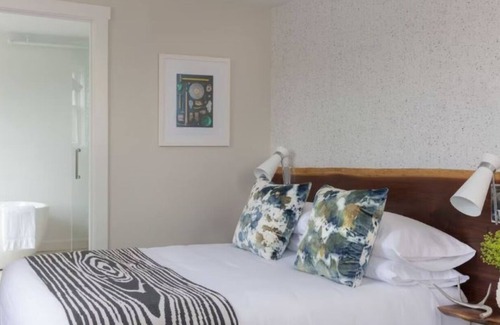 Stowe Area Hotel | Trendy Stowe Basecamp at Field Guide | Ideal for Outdoor Lovers & Foodies