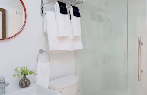 Stowe Area Hotel | Trendy Stowe Basecamp at Field Guide | Ideal for Outdoor Lovers & Foodies