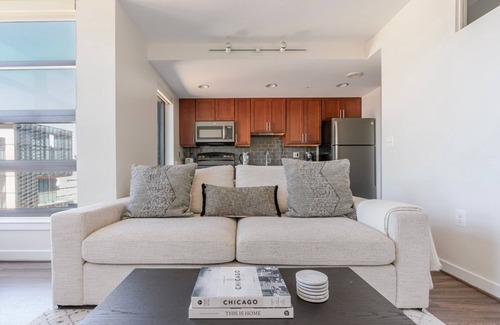 Ballston Apartment | Trendy Virginia Square 1BR w/Pool & Games, nr Metro, by Blueground