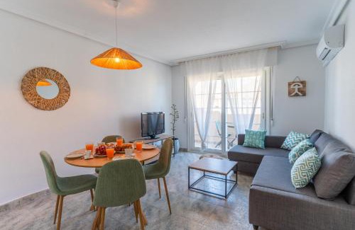 Retamar Apartment | TrendyHomes Retamar - Vistas al mar, playa a 1 min, golf
