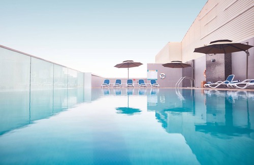 Dubai Sports City Apartment | Treppan Hotel & Suites by Fakhruddin