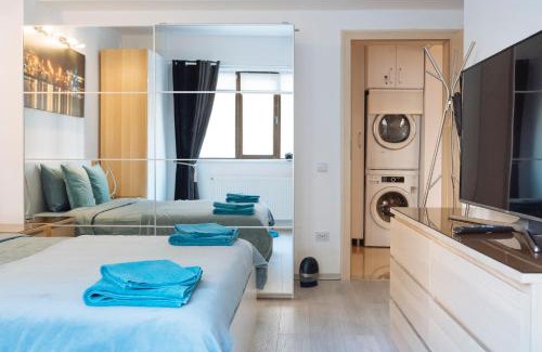 Sector 4 Apartment | Tres Chic DOUBLE sized Apartment