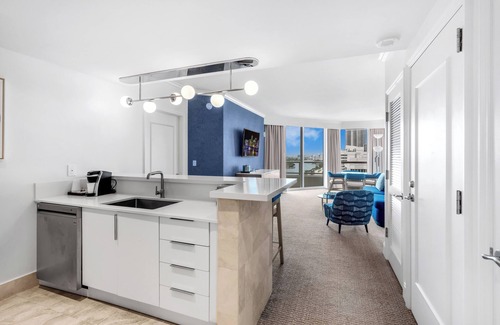 Mid Beach Hotel | Tresor Double Suite Ocean View Fontainbleau